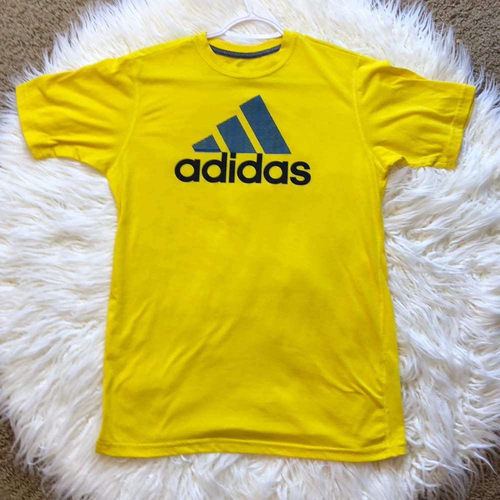 VTG Adidas 85% Polyester Climalite t-shirt